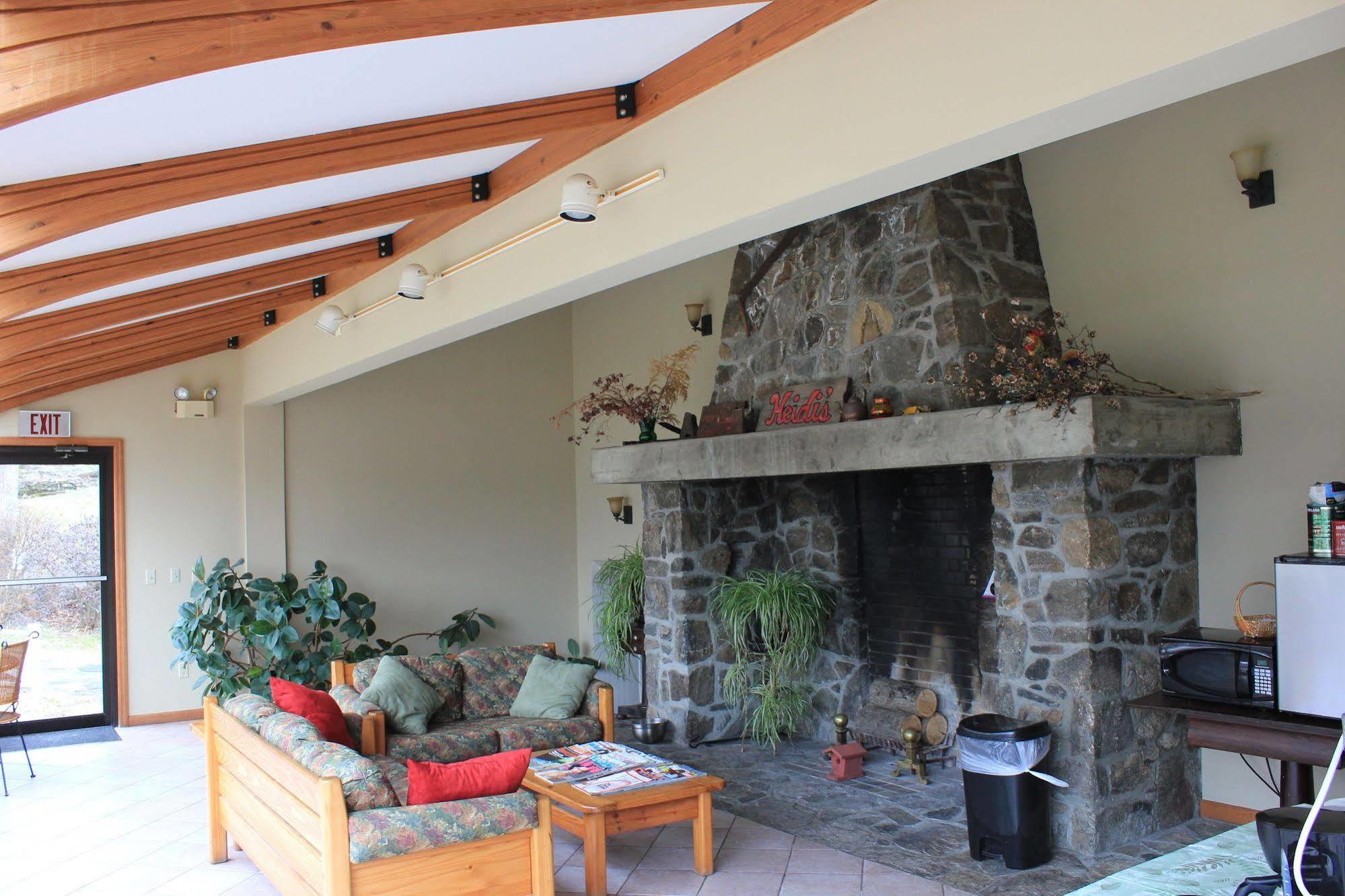 Heidi'S Inn Brewster Εξωτερικό φωτογραφία