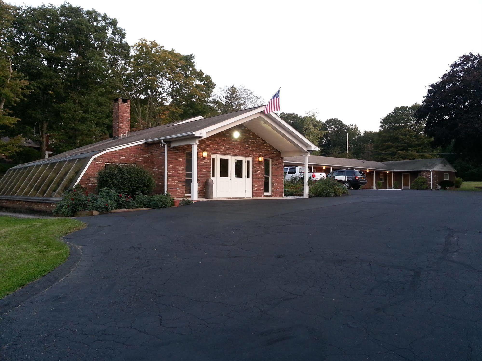 Heidi'S Inn Brewster Εξωτερικό φωτογραφία