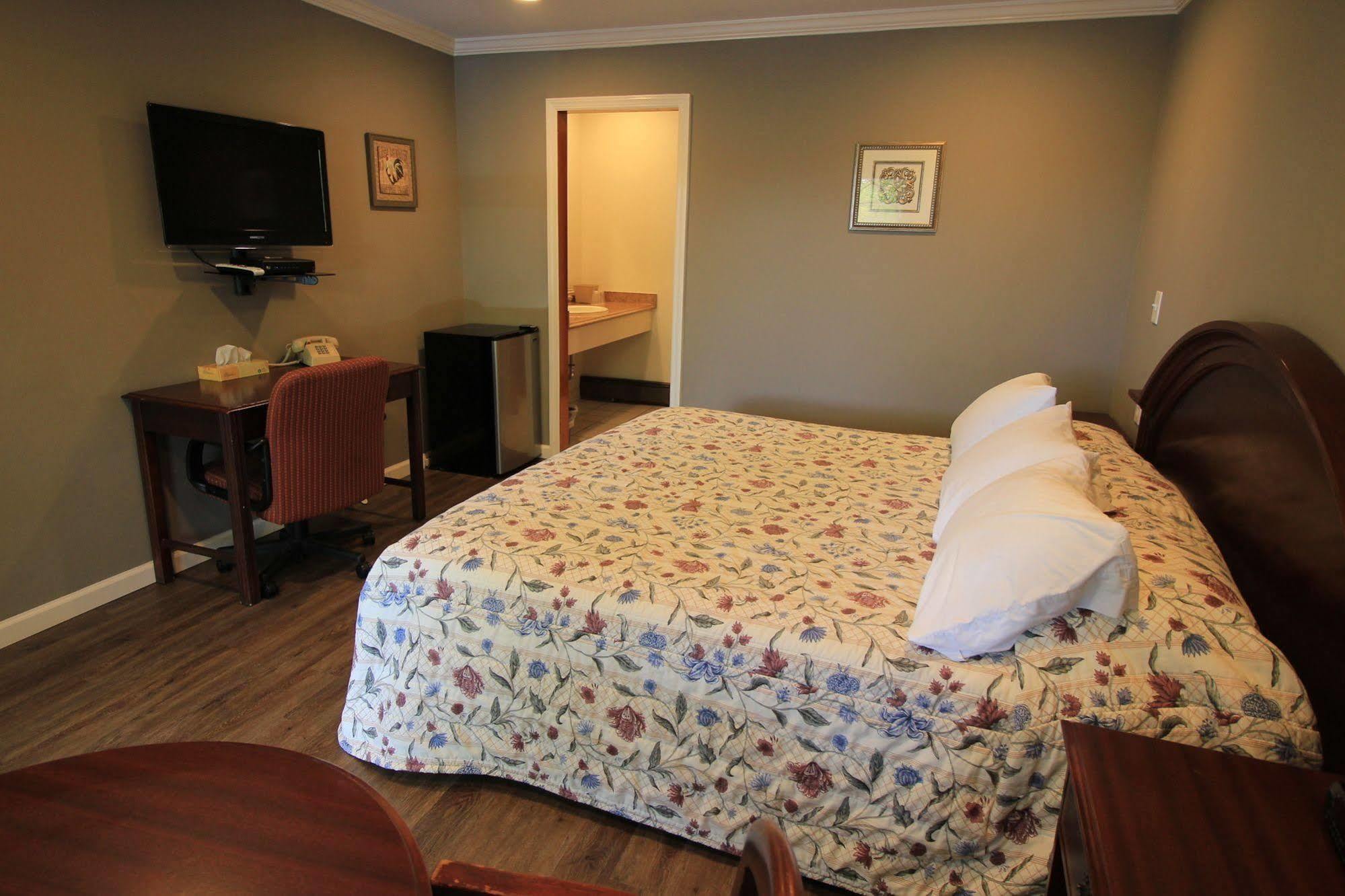 Heidi'S Inn Brewster Εξωτερικό φωτογραφία